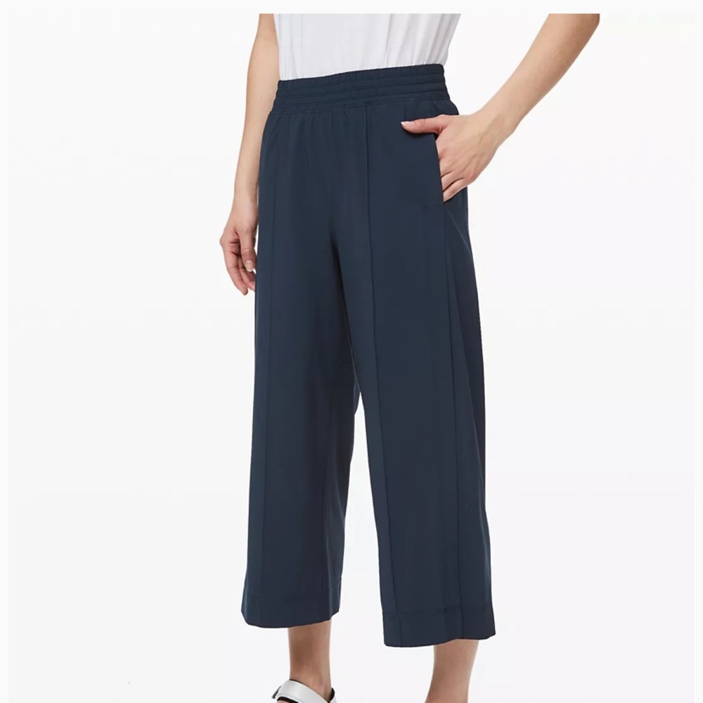 Lululemon Navy Cropped Wide Leg Pant